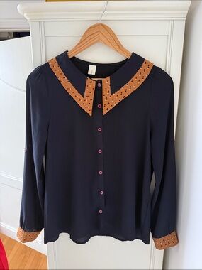 Loft 82 Womens Navy Blouse with Contrasting Tan Printed Collar